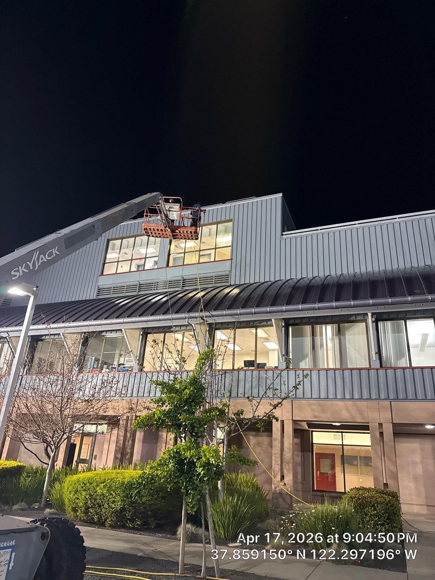 Professional Powerwashing and Maintenance technician at work in San Ramon