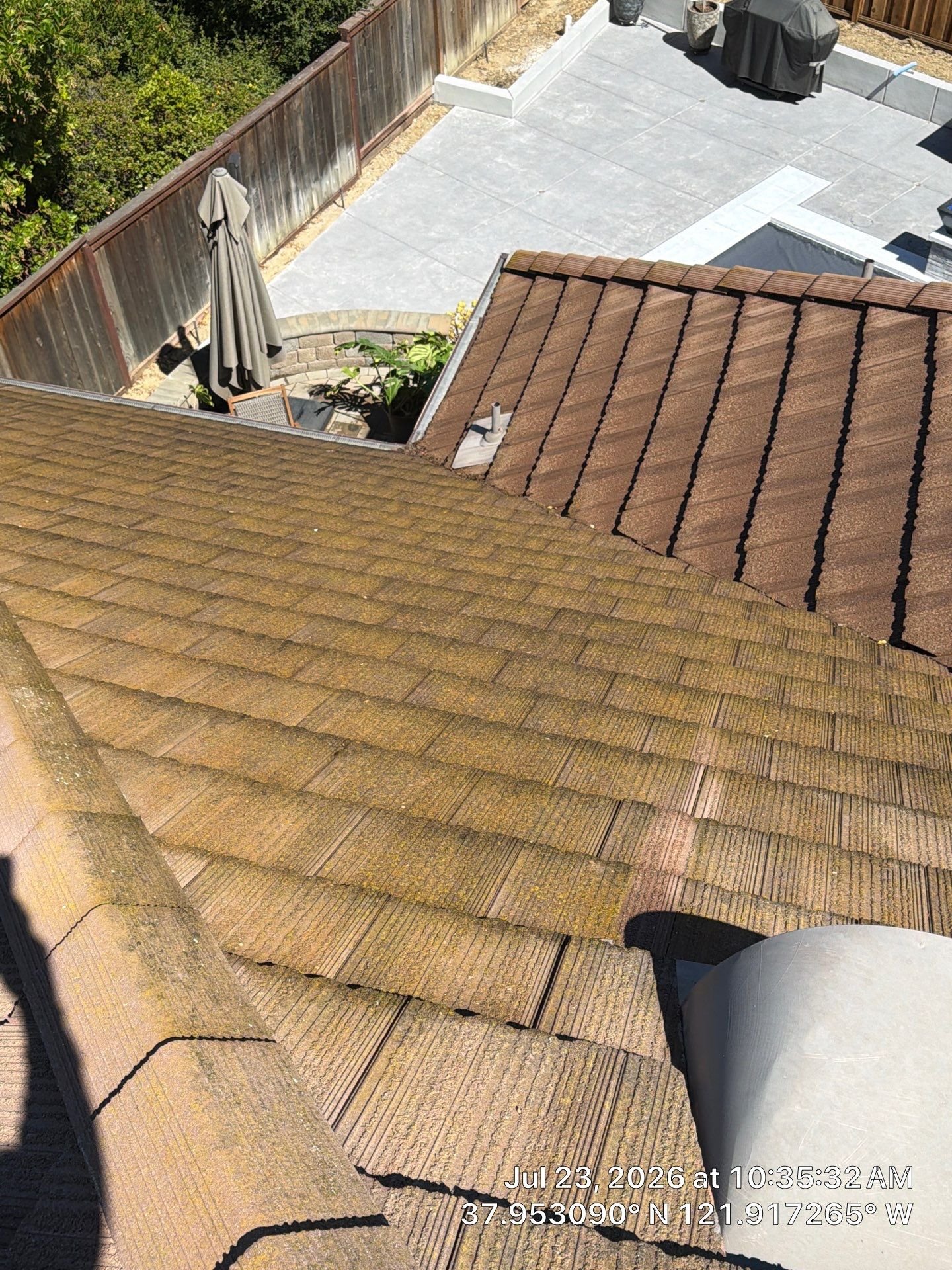 Dirty roof needing maintenance